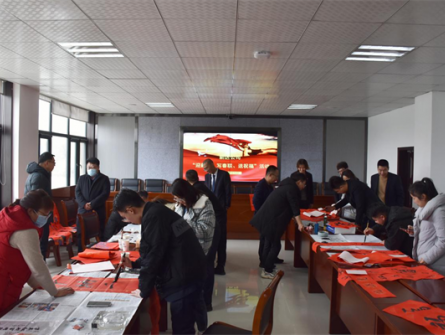 翰墨迎新春  濃情送祝福—— 新區(qū)公司“迎新春  寫春聯(lián)  送祝福”活動盡顯濃濃年味